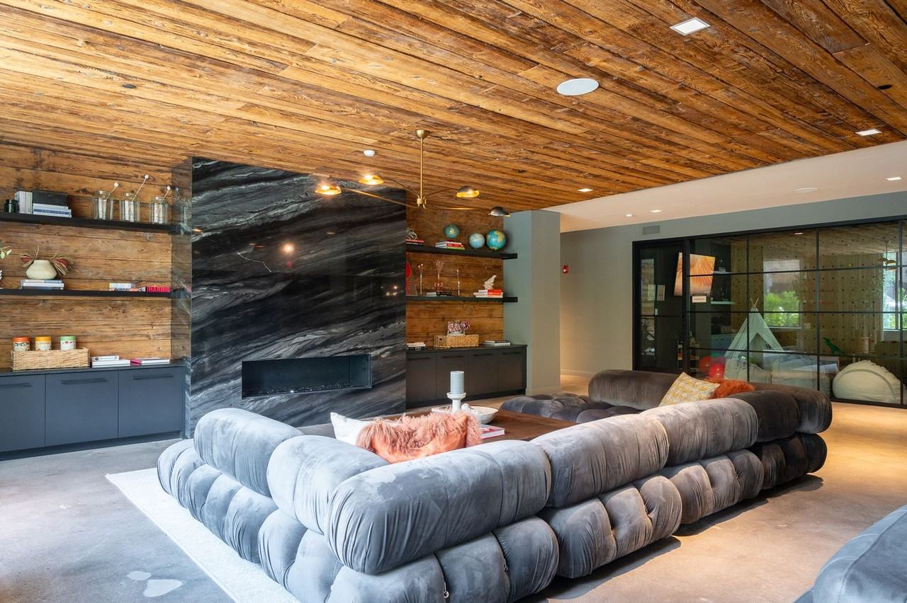 150 Broad St #1383010P - Photo 6 of 50