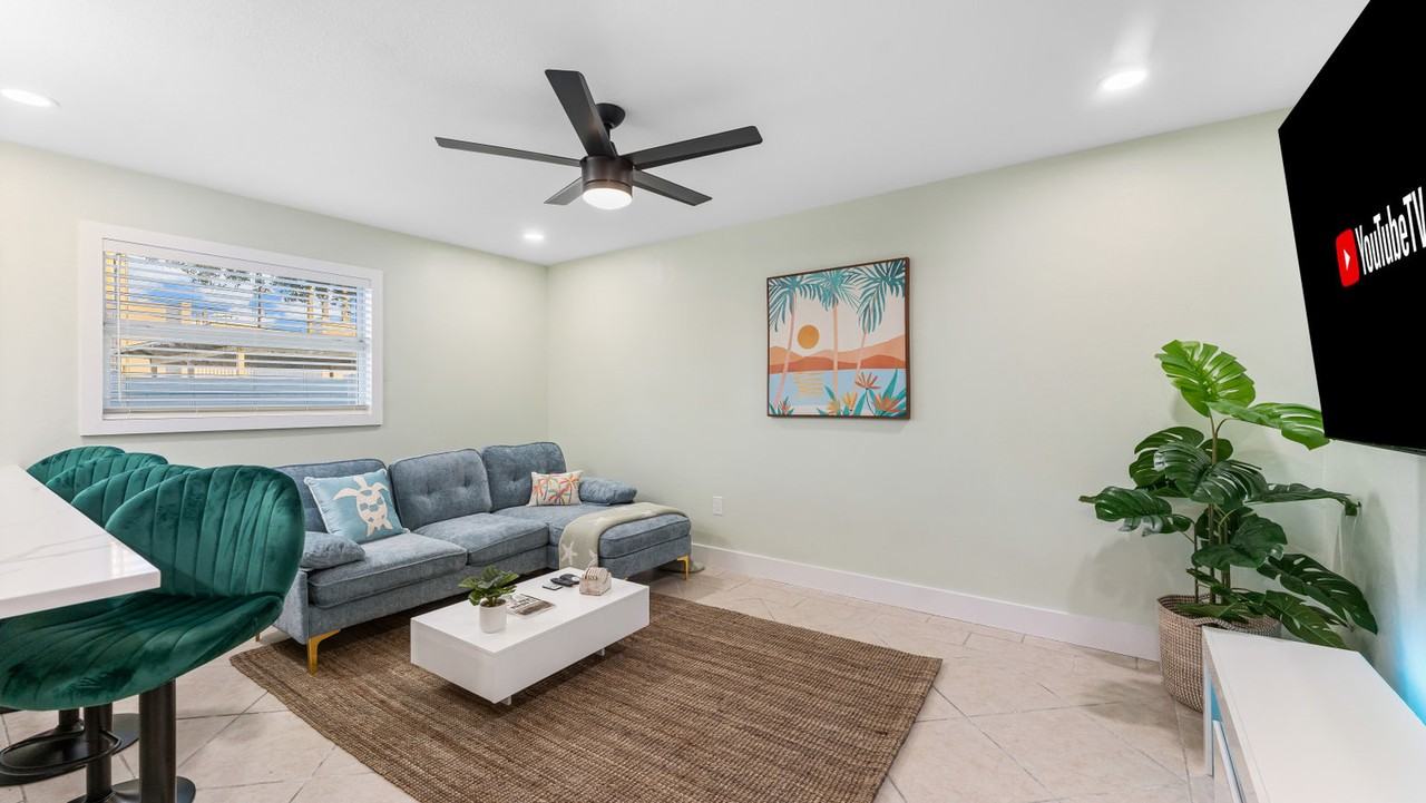 79 South Brevard Avenue - Photo 4 of 49