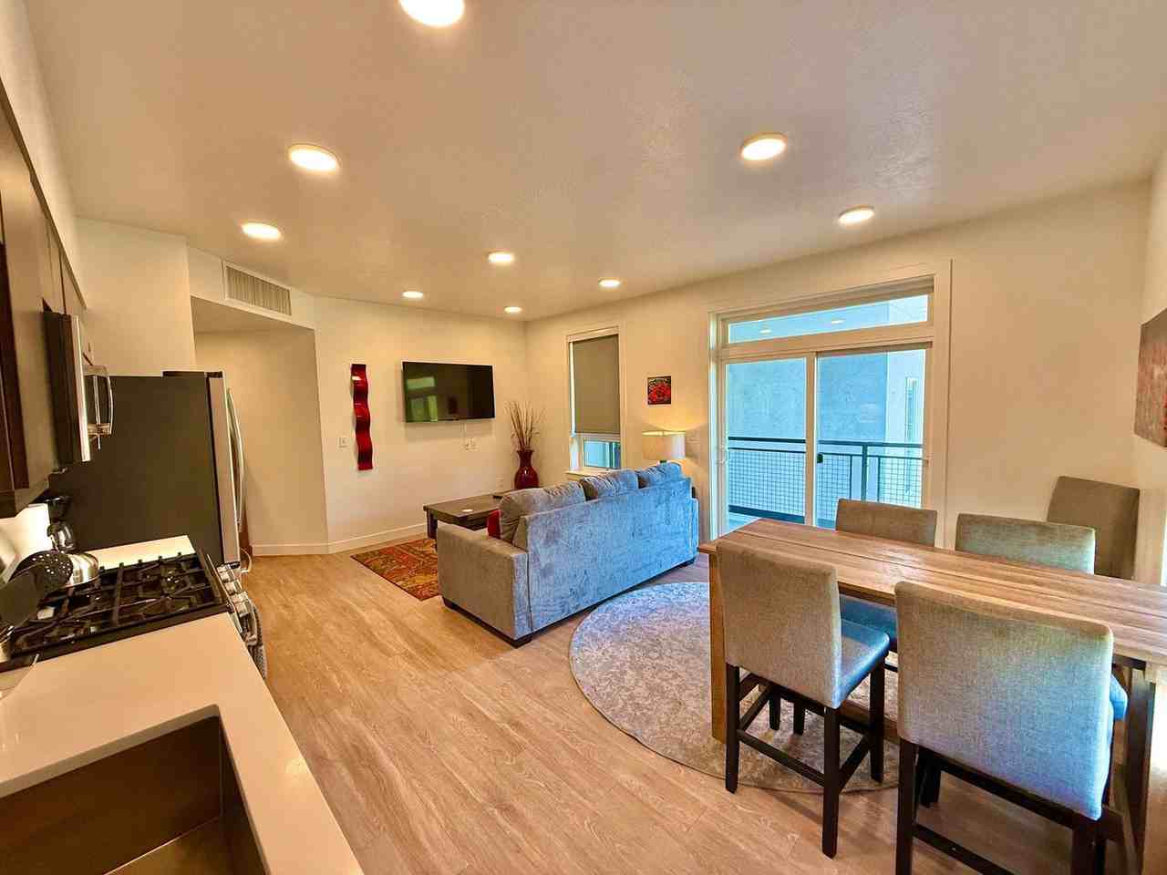 385 S 400 E #1389257P - Photo 2 of 33