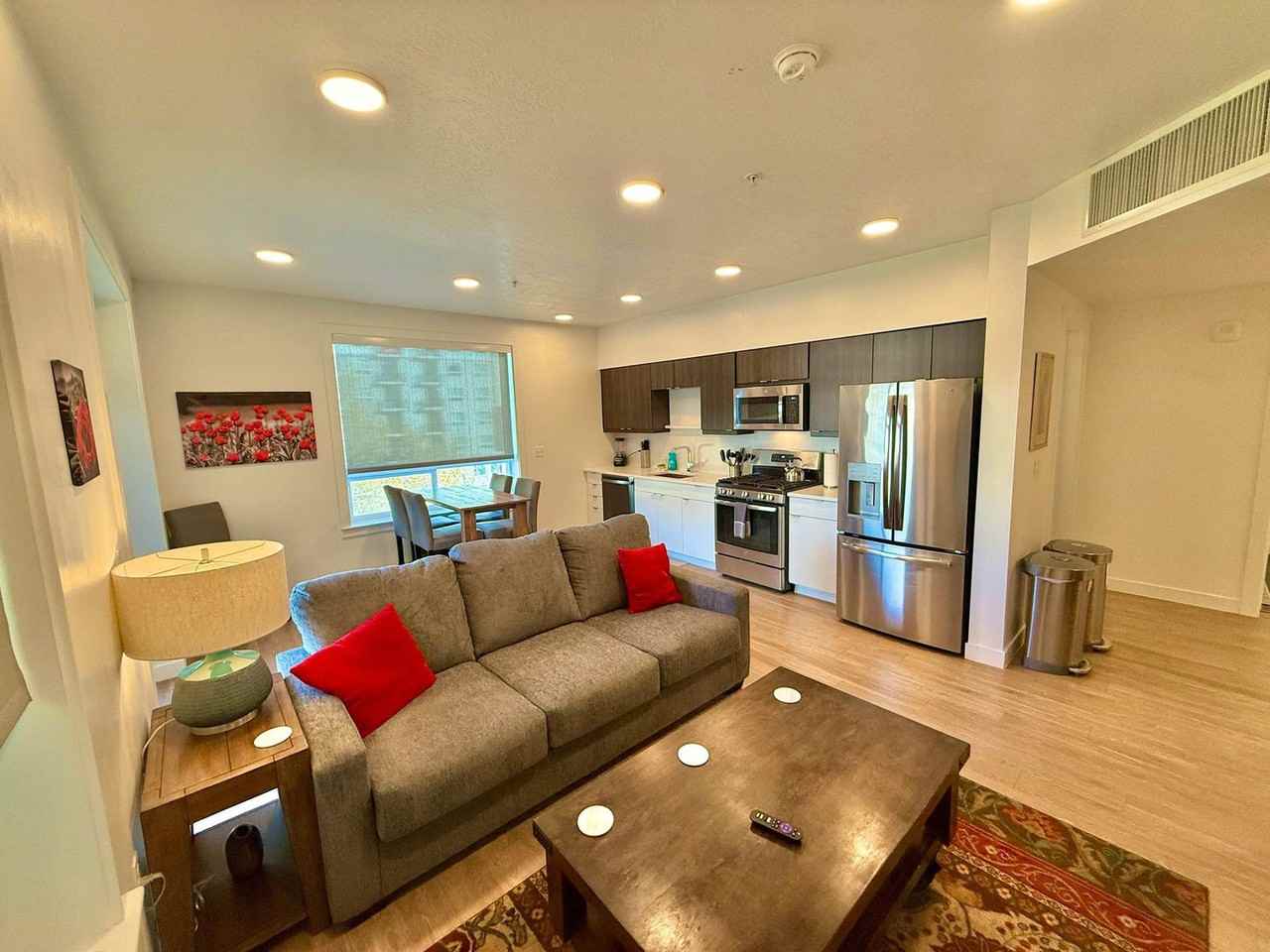 385 S 400 E #1389257P - Photo 3 of 33