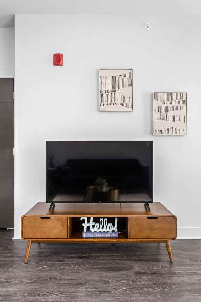 8506 Westfield Boulevard - Photo 4 of 78