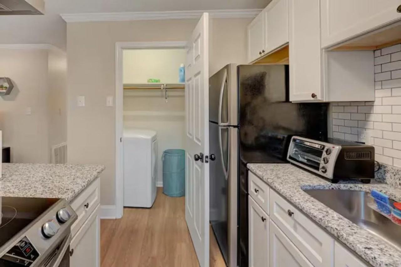 2225 Summit St #1391826P - Photo 3 of 16