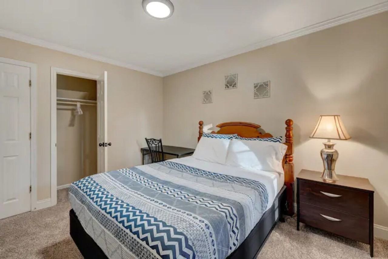 2225 Summit St #1391826P - Photo 3 of 16