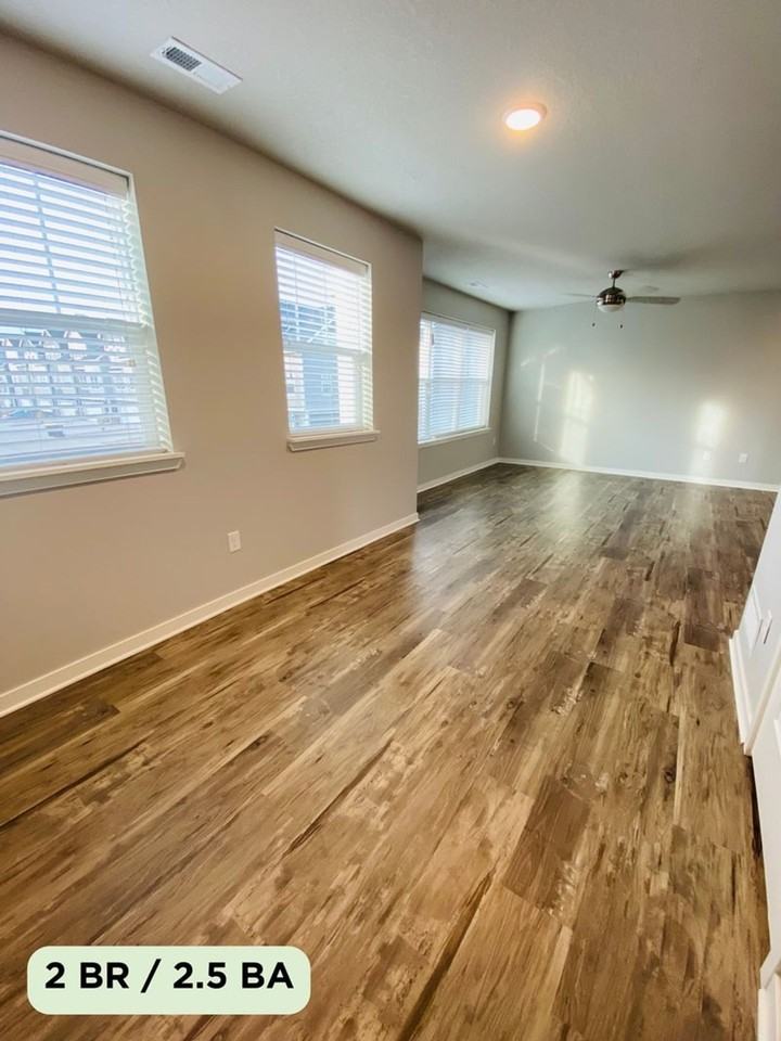 Cove at Kettlestone Townhomes - Photo 6 of 45