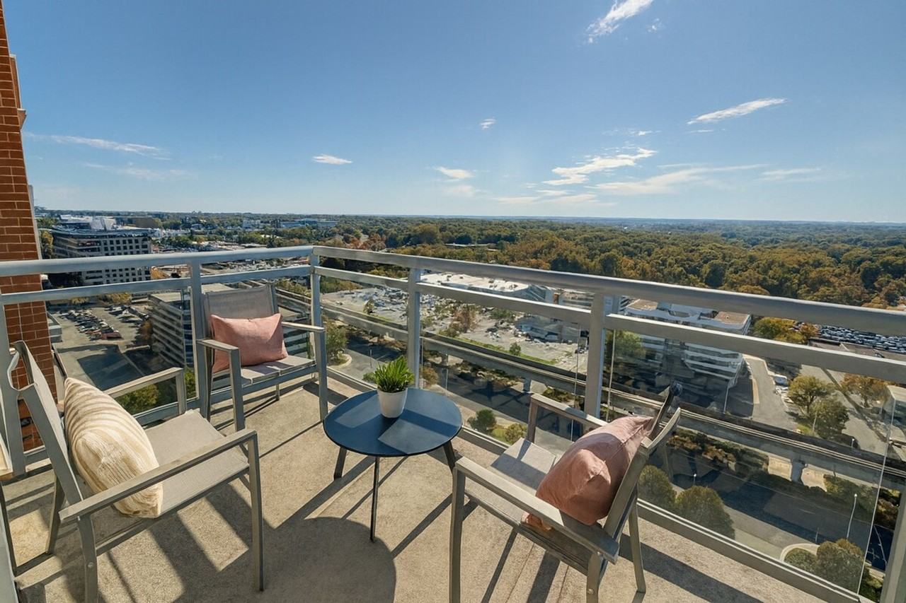 1556 Spring Hill Rd #1395384P - Photo 6 of 36