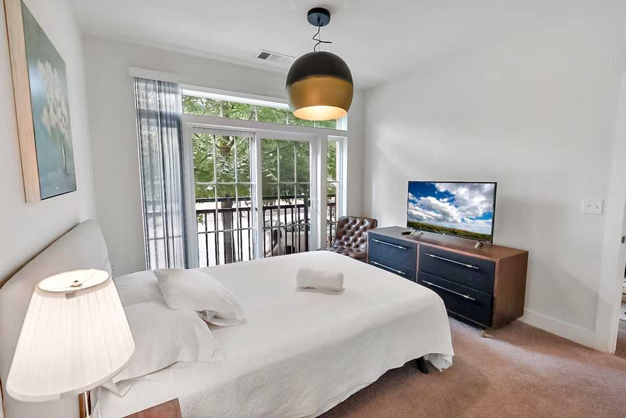 238 S West St #1395500P - Photo 2 of 41