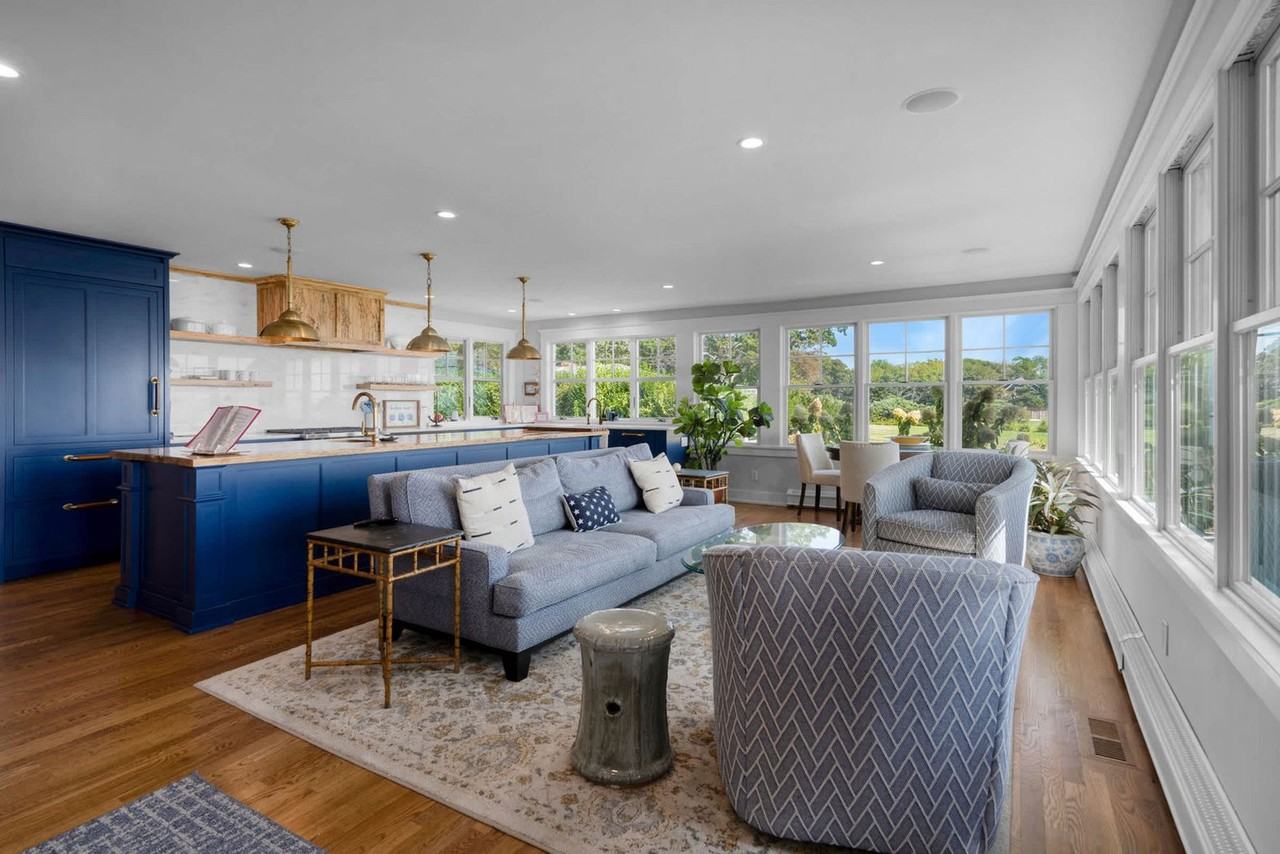 912 Peconic Bay Blvd #1429742P - Photo 4 of 31