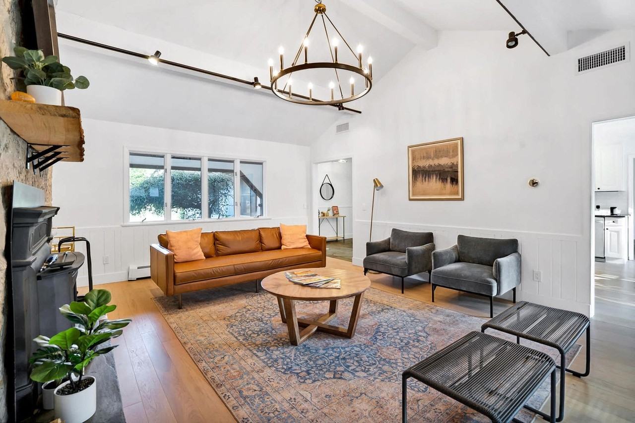 450 Eastward Ct #1429744P - Photo 2 of 16