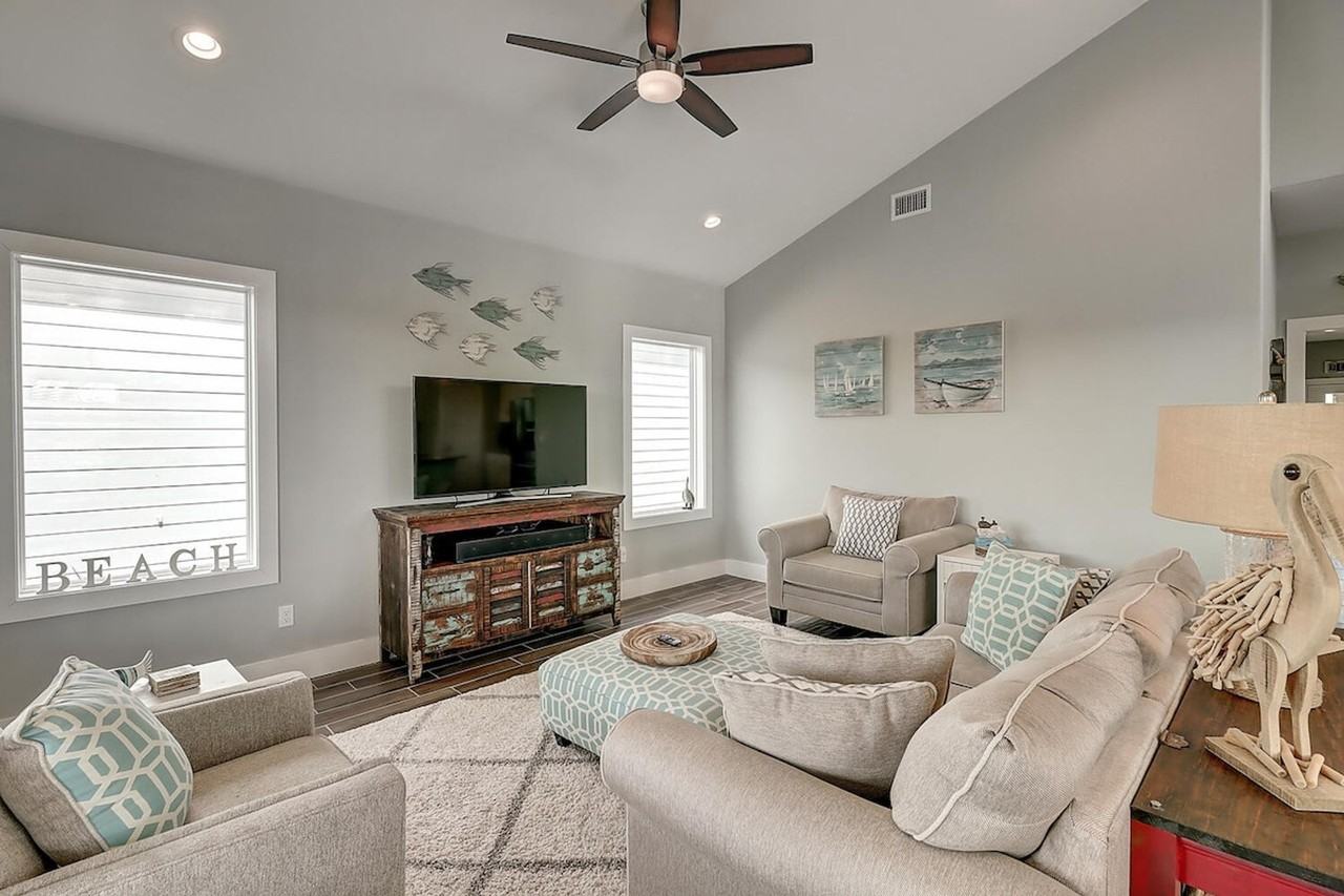 409 Paradise Pointe Dr #1023253P - Photo 3 of 43