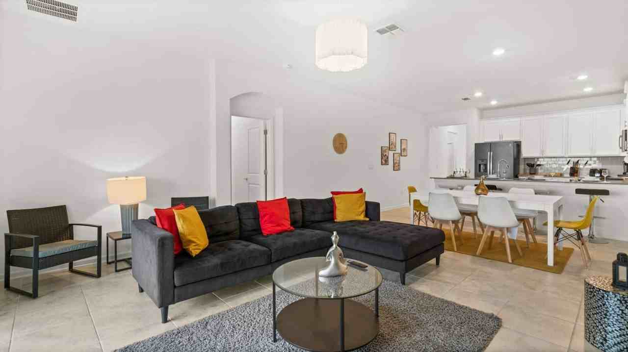 1031 Splash Shot Pl #1442089P - Photo 4 of 41