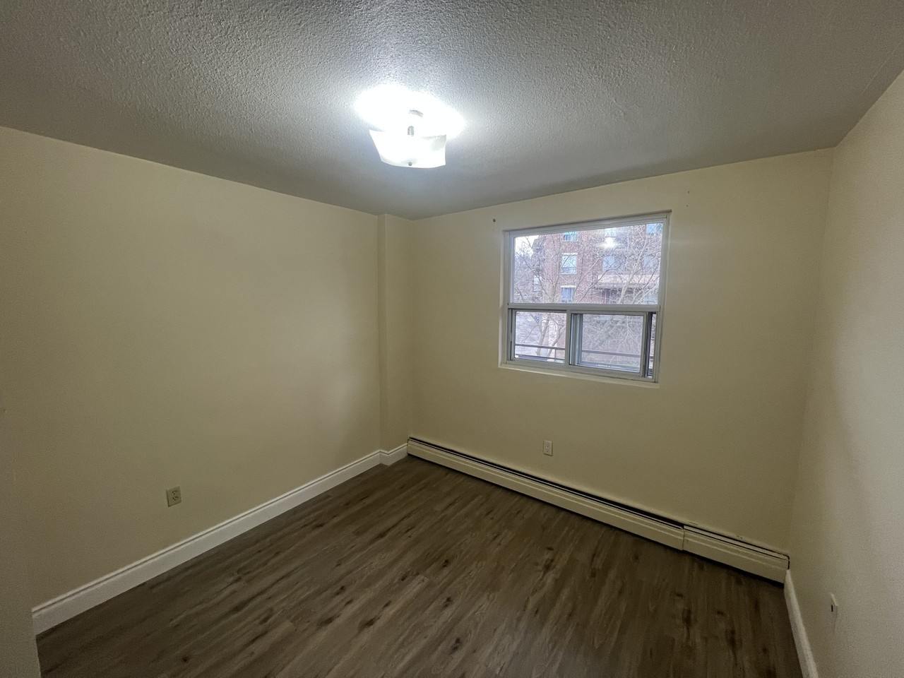 10 Veevers Drive - Photo 5 of 11