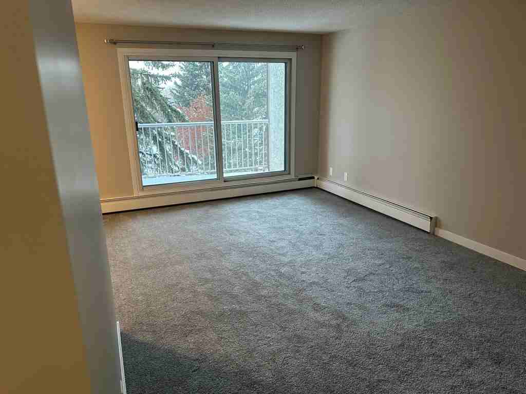 Belmead Manor West - Photo 4 of 11