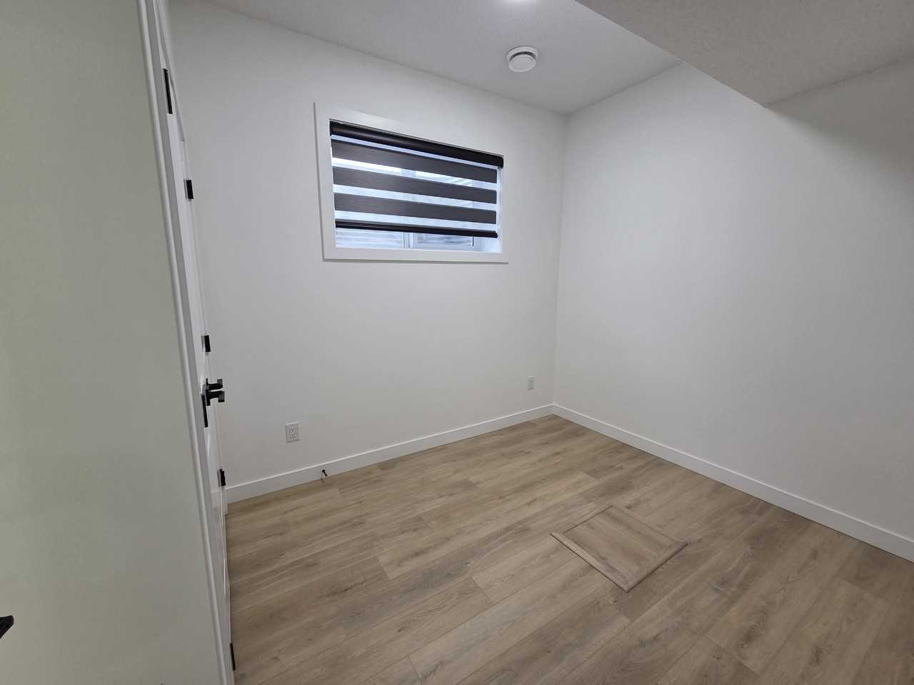 239 Pacific Drive Basement Suite - Photo 3 of 8