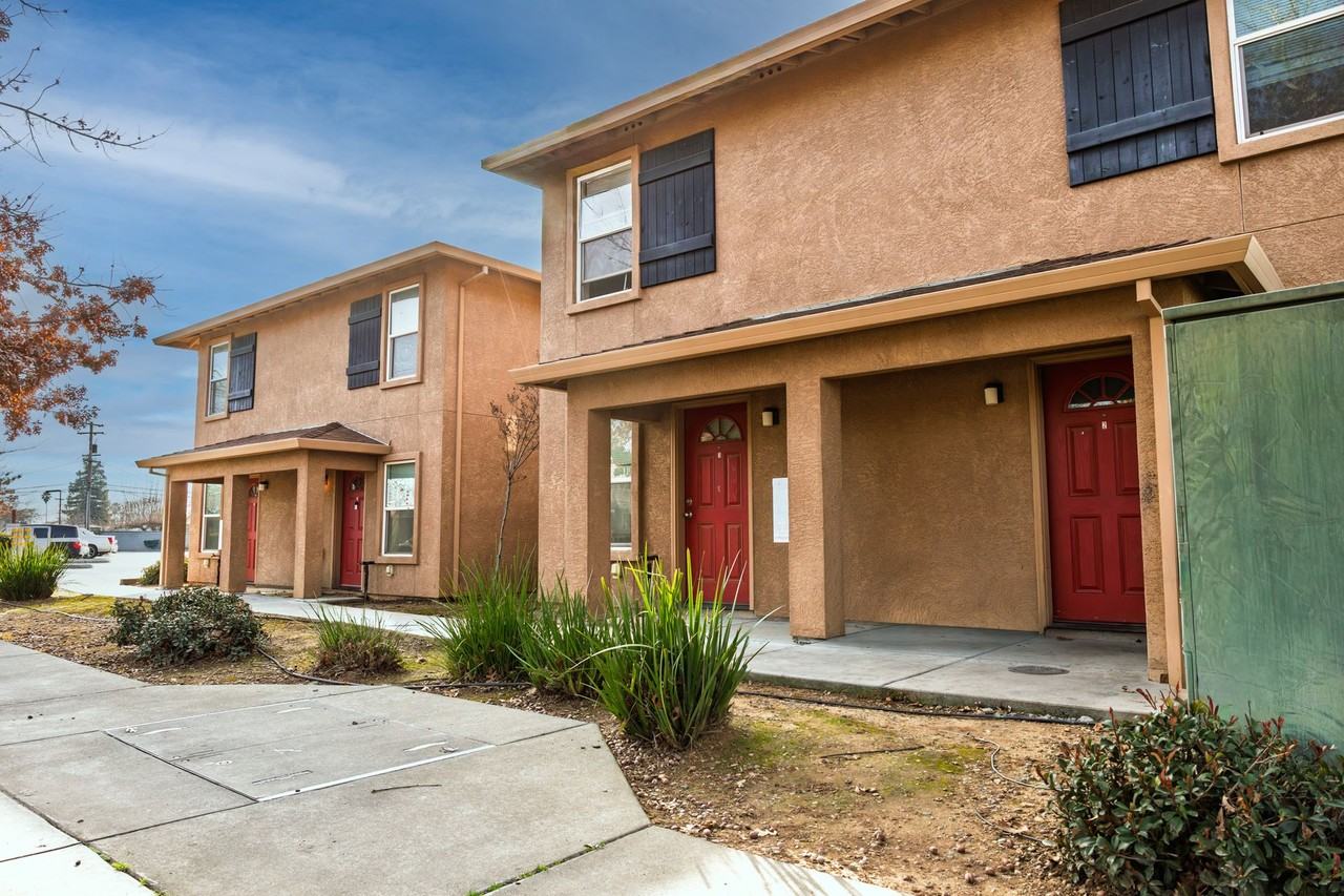 0781 - Photo 2 of 26