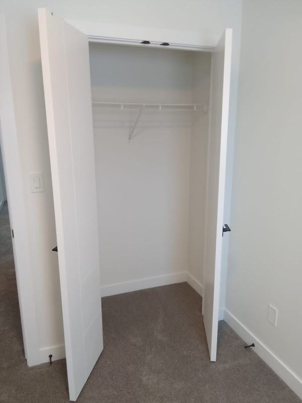 12468 47 St Nw - Photo 7 of 17