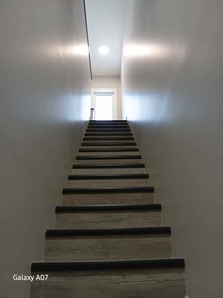 253 Woodlawn St - Photo 5 of 36