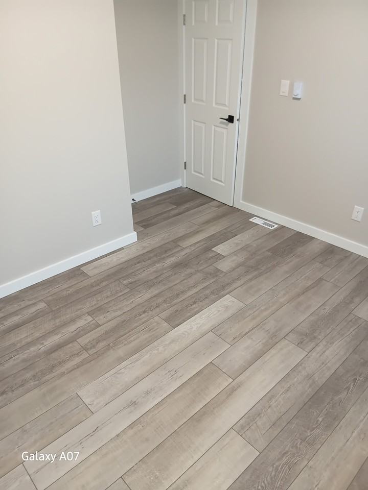 253 Woodlawn St - Photo 7 of 36