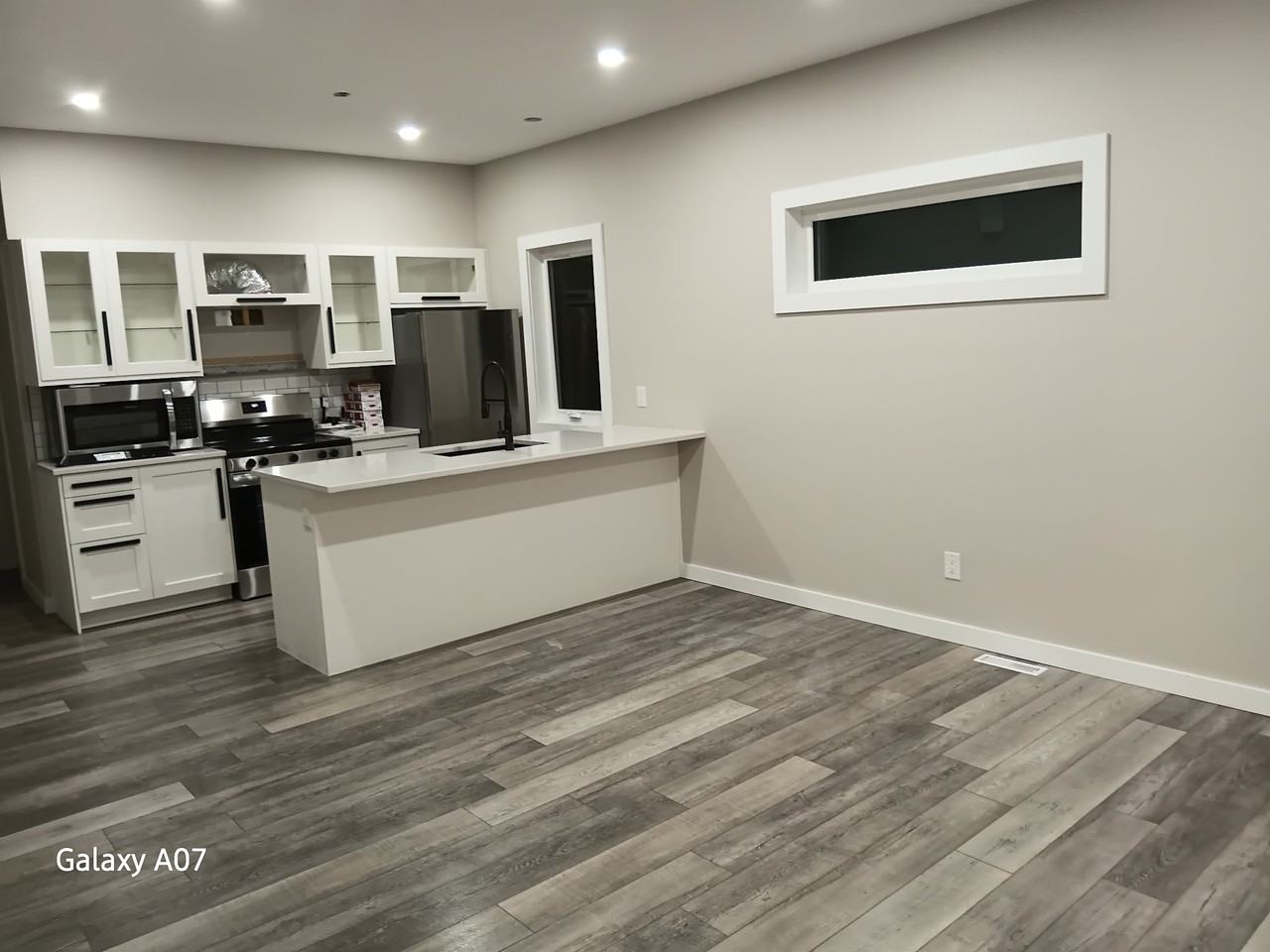 255 Woodlawn St - Photo 4 of 31