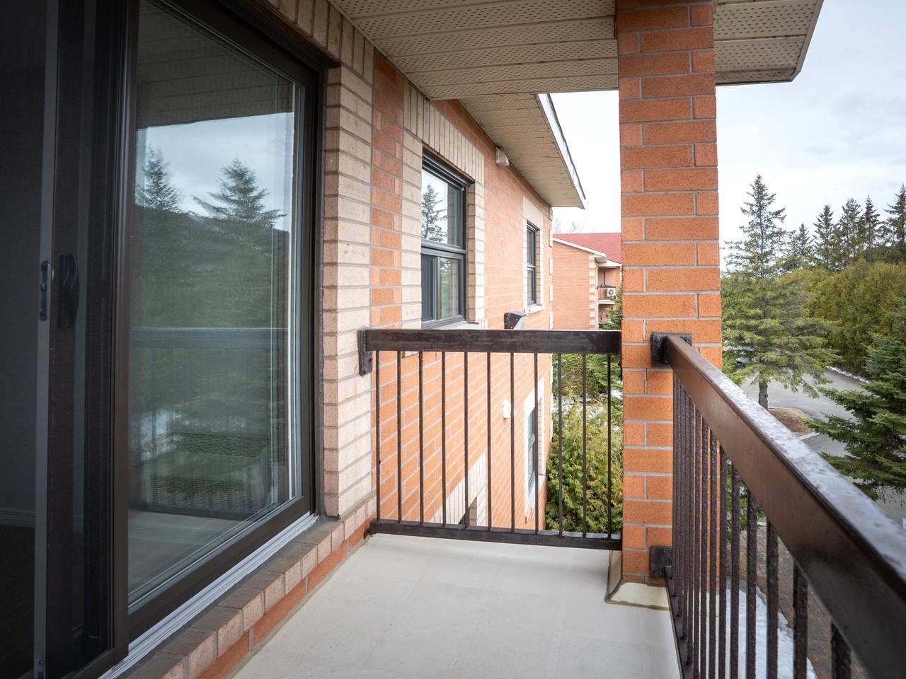 Place Notre Dame Apartments - Photo 7 of 23