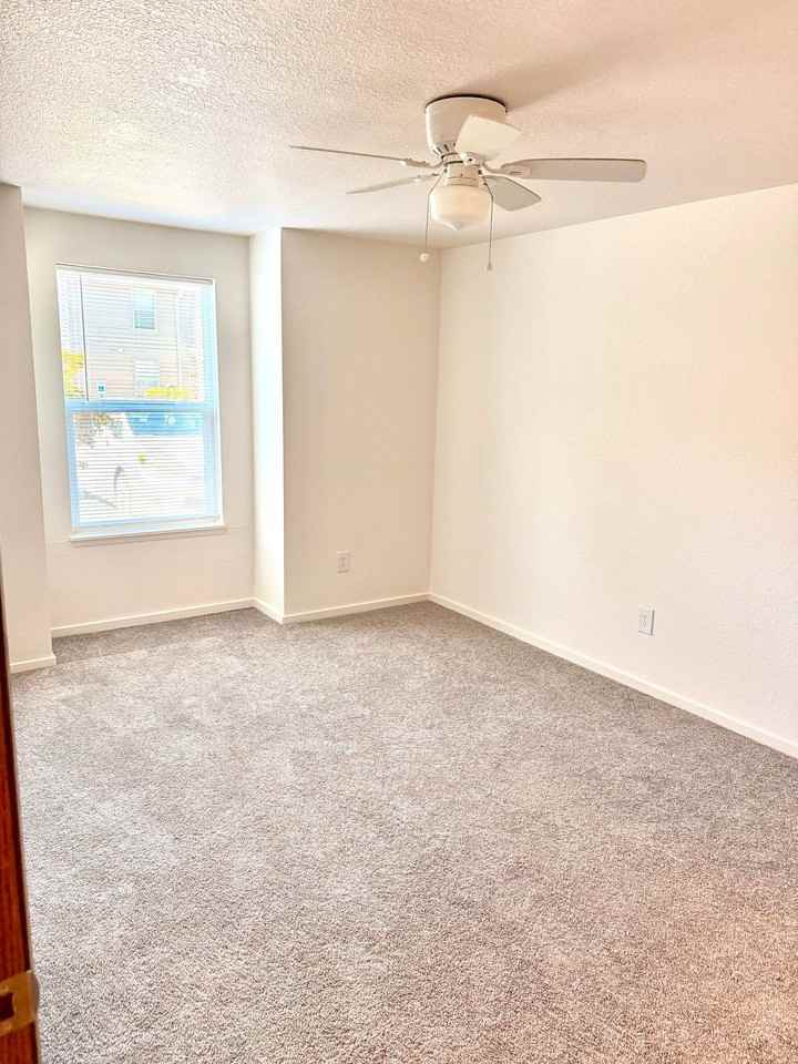 Eastway Circle Apartments - Photo 7 of 8