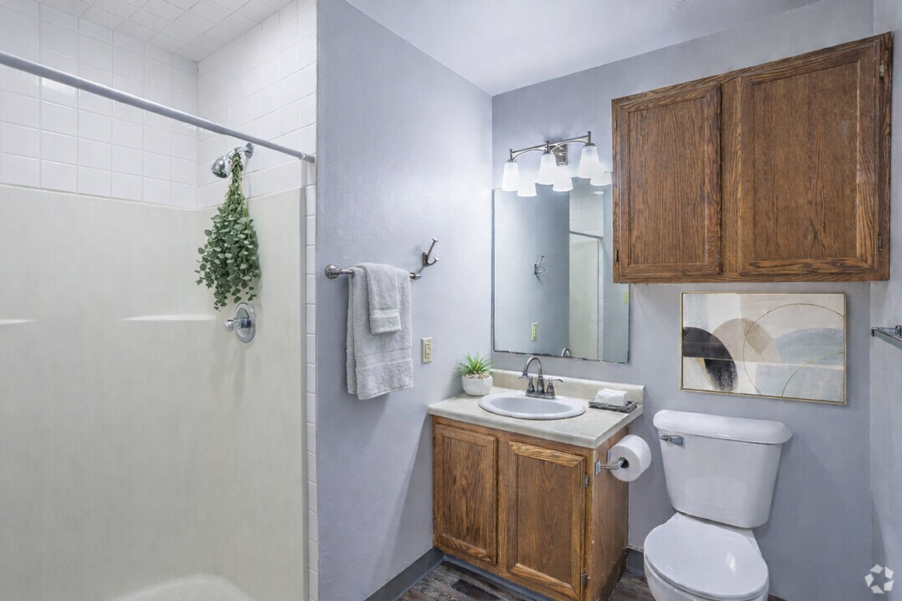 Residences on College Hill - Photo 4 of 34