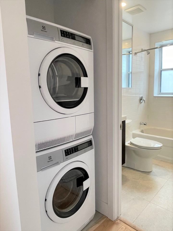 2901 St Clair Avenue East - Photo 7 of 10