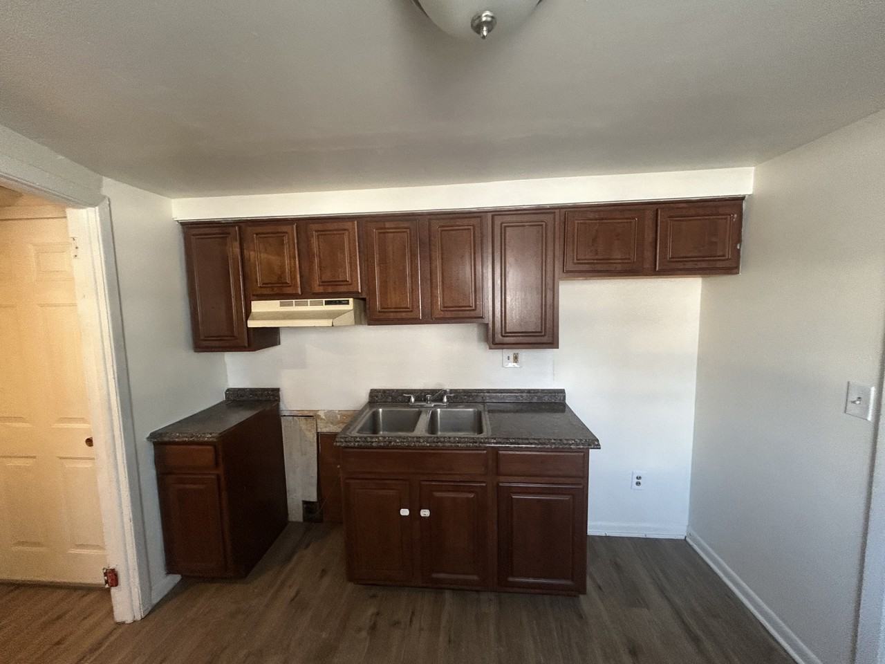 1651 W Turner St #2 - Photo 3 of 8