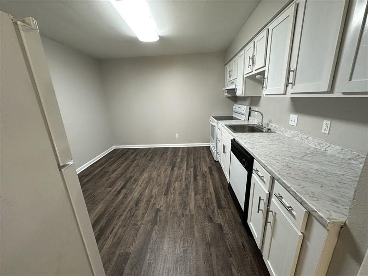 Welcome to Oxford Pointe Apartments – Comfortable Living with a Country Charm in Tyler, TX - Photo 6 of 50