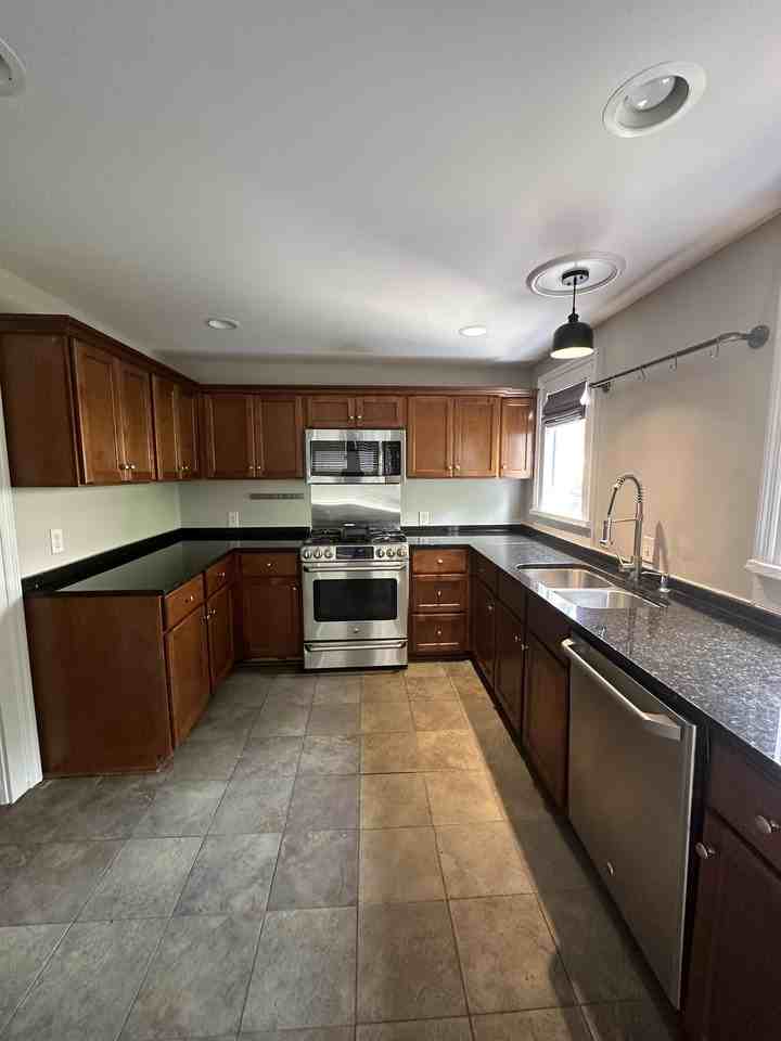 414 Price St #1 - Photo 5 of 29