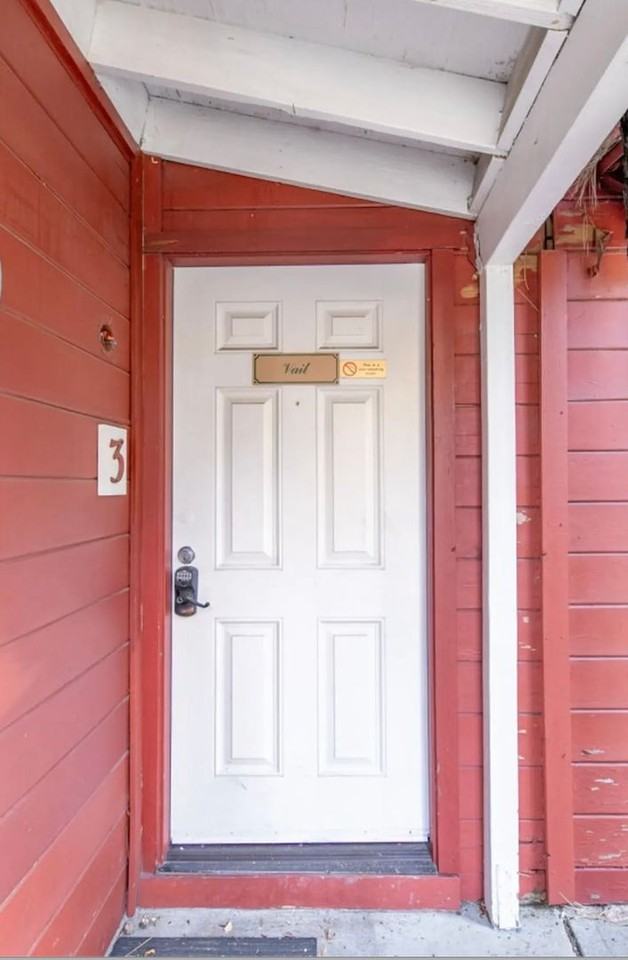 Cozy Hollow Lodge, Big Bear, CA - Photo 4 of 15