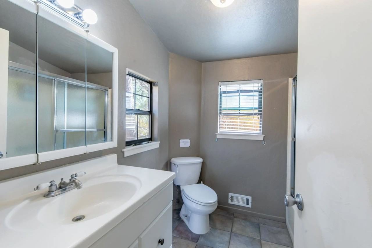 Cozy Hollow Lodge, Big Bear, CA - Photo 6 of 15