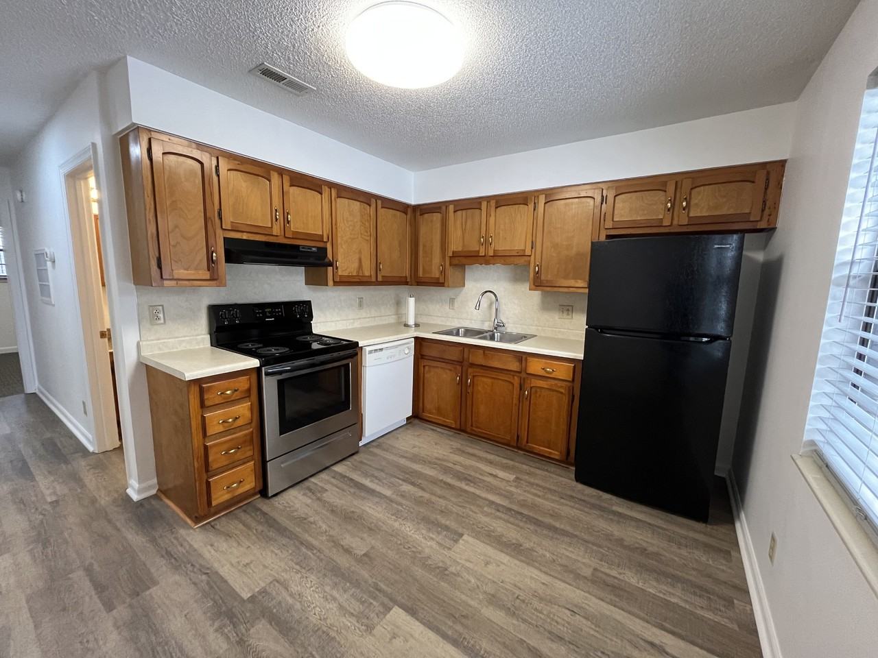 144 Mason St #8 - Photo 4 of 11