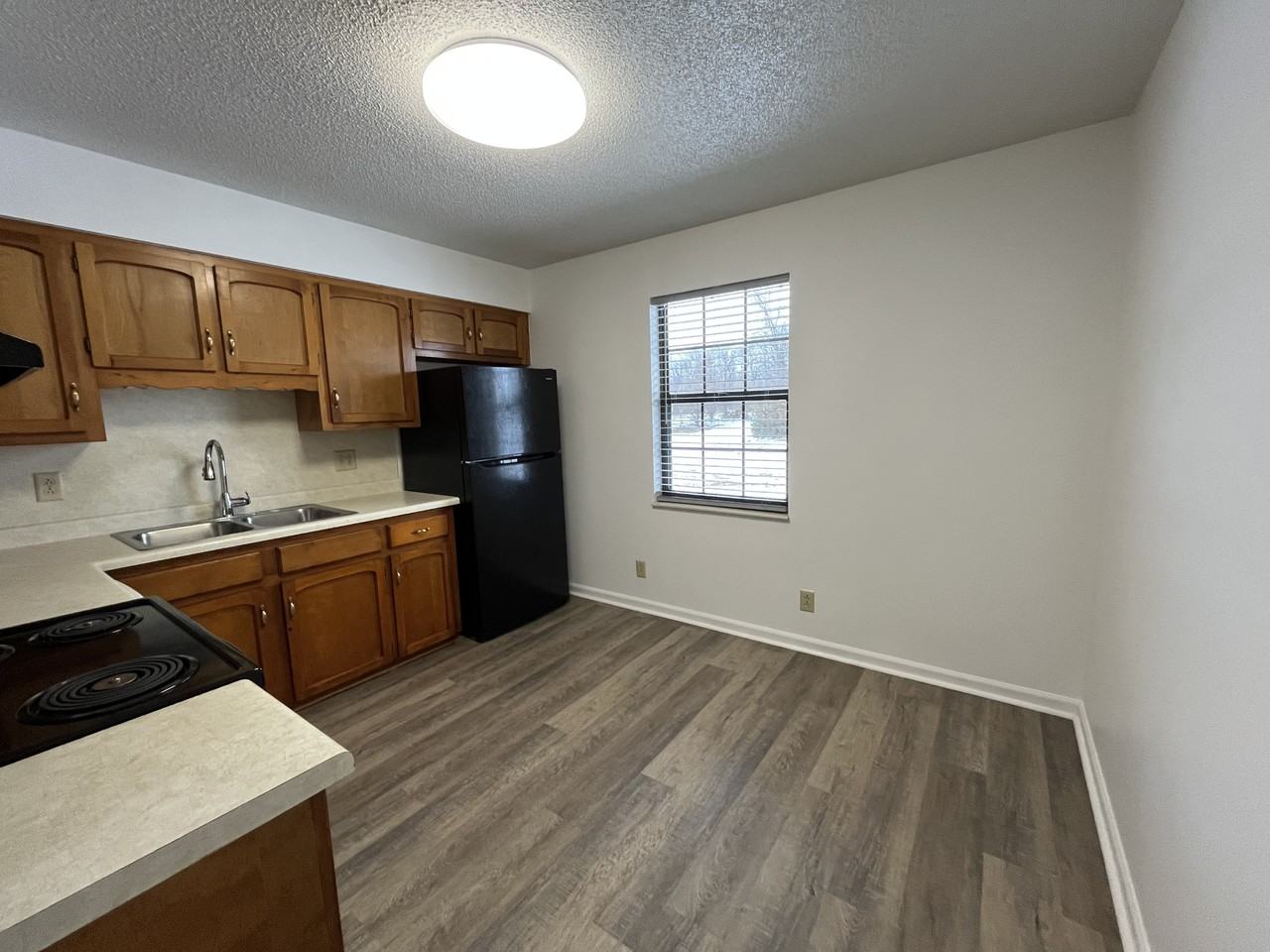 144 Mason St #8 - Photo 5 of 11