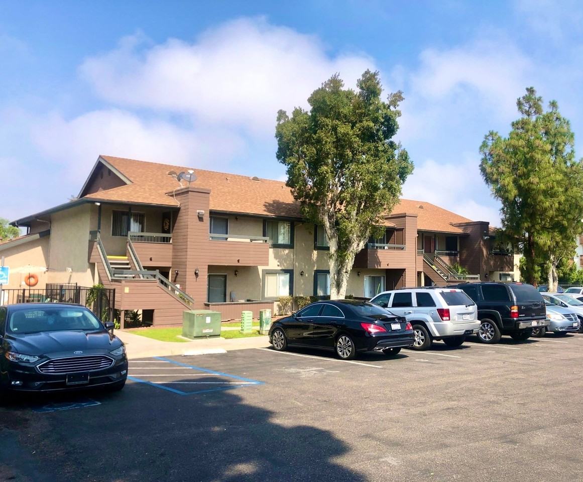 Villa Hermosa Apartments - Photo 4 of 8