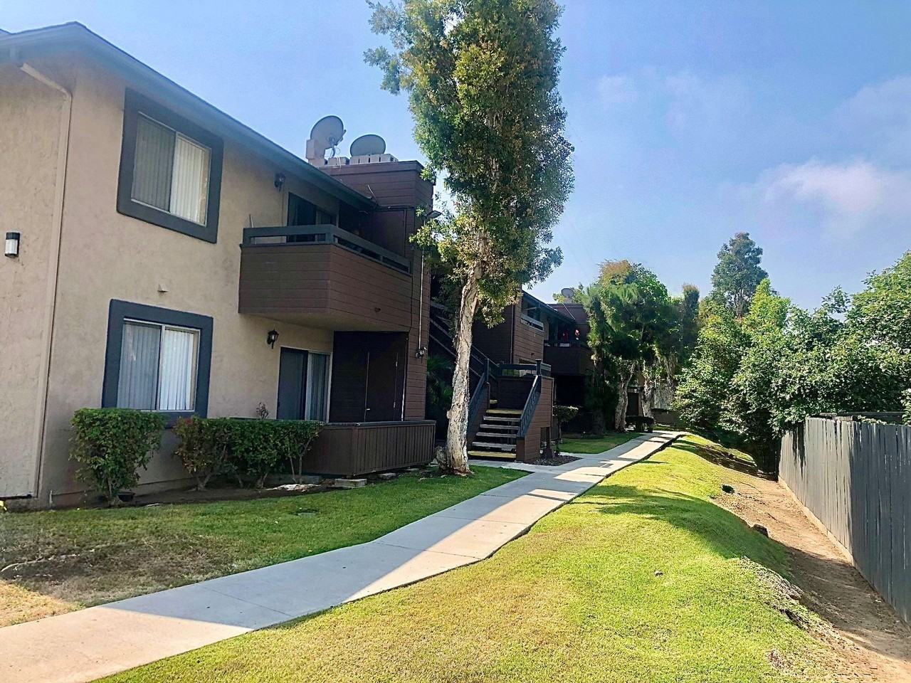 Villa Hermosa Apartments - Photo 7 of 8