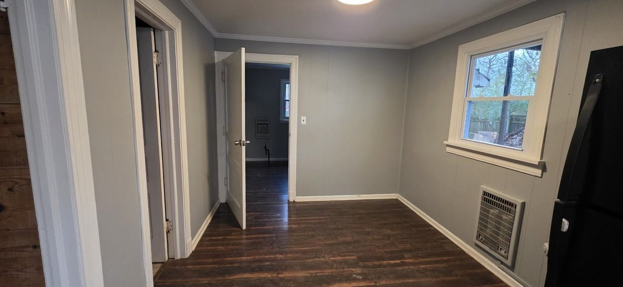 810 East Vine Street Downstairs - 1 #1 - Photo 2 of 13