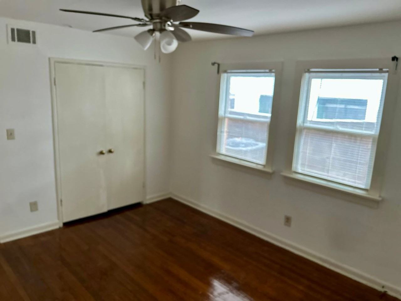 Greenwood Ave - Photo 3 of 16