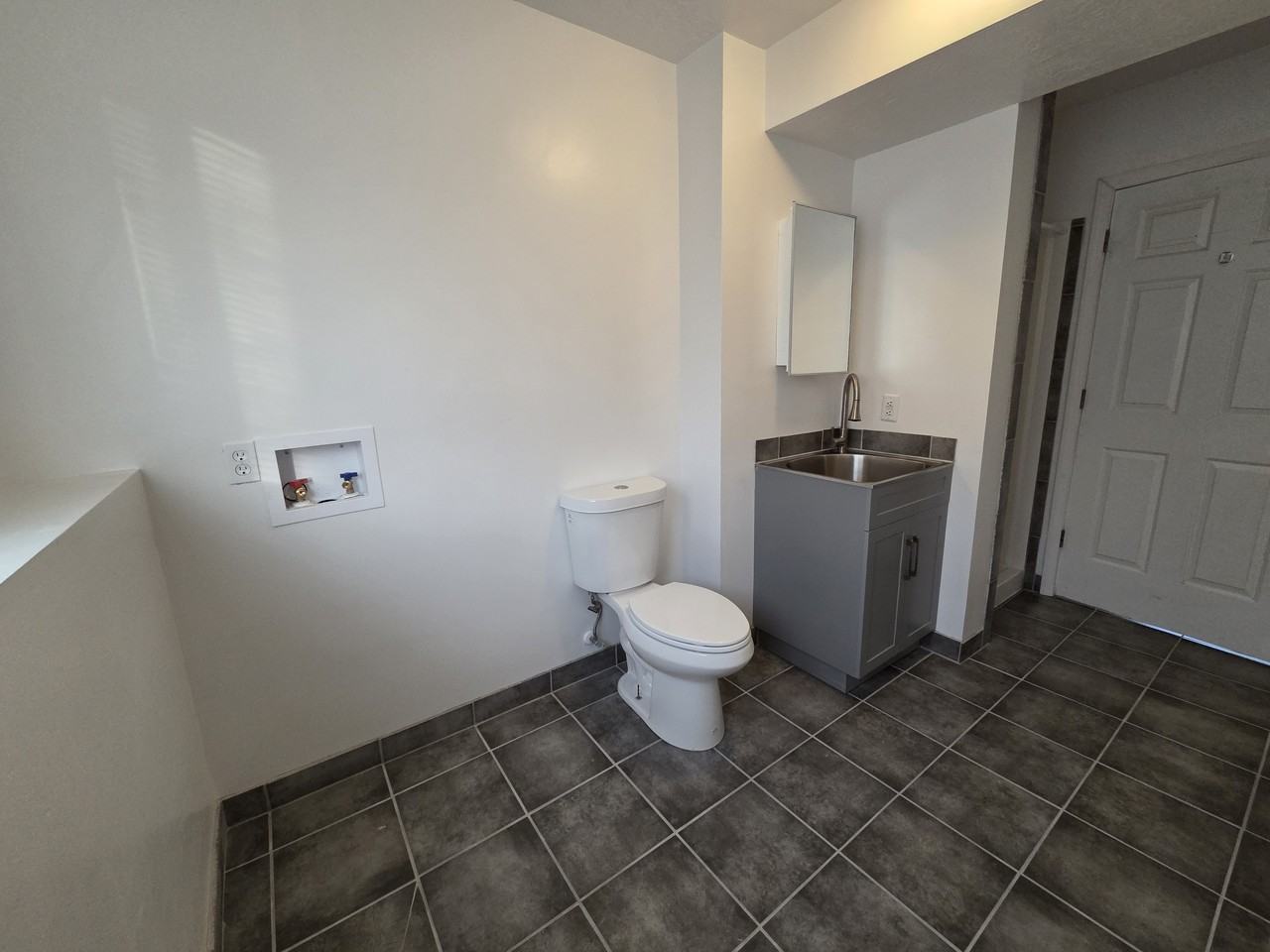 1122 Southwest Dr #1 - Photo 6 of 22