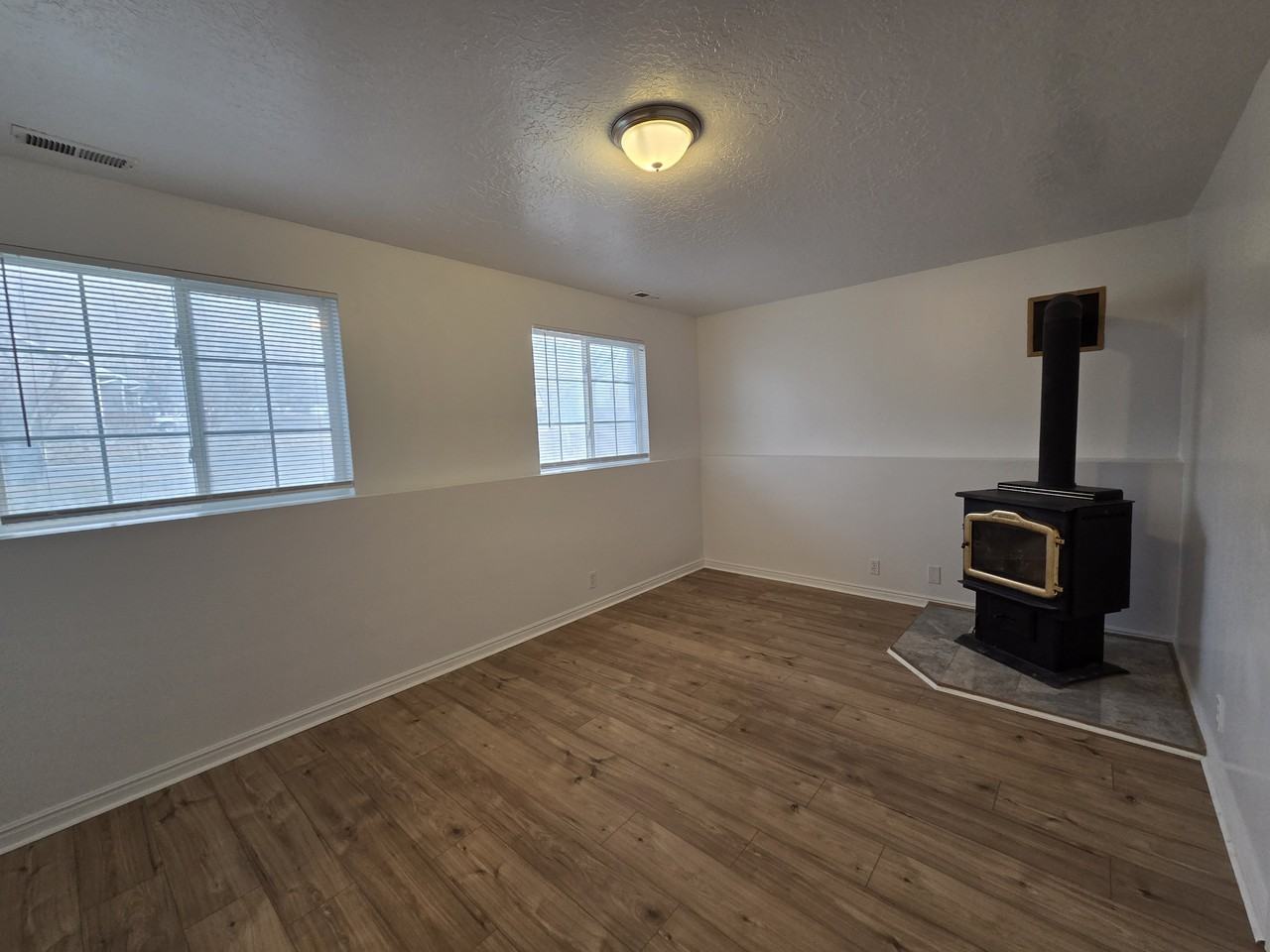 1122 Southwest Dr #1 - Photo 7 of 22