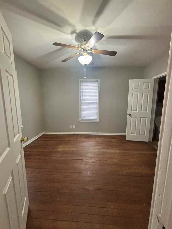 2226 Parmele St #1 - Photo 2 of 13