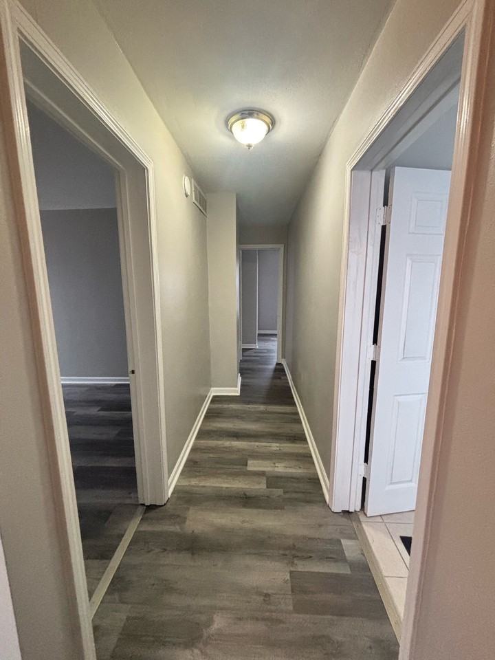 2226 Parmele St #1 - Photo 7 of 13