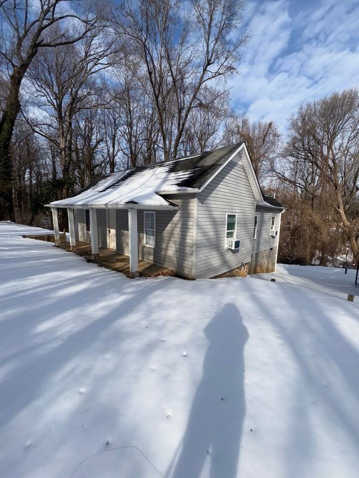 325 Wheeler Ave - Photo 2 of 10