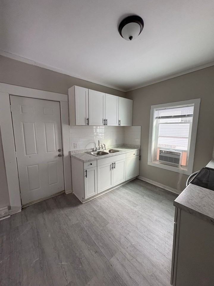 325 Wheeler Ave - Photo 3 of 10