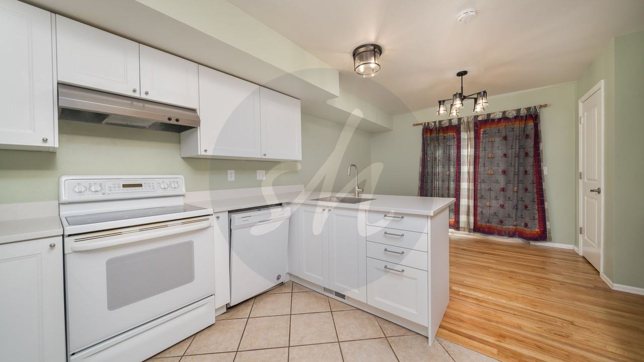 5330 Solar Ridge Dr - Photo 4 of 12