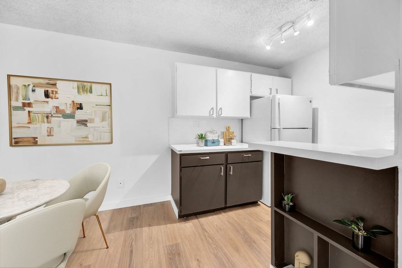 Gilmore Apts - Photo 4 of 8