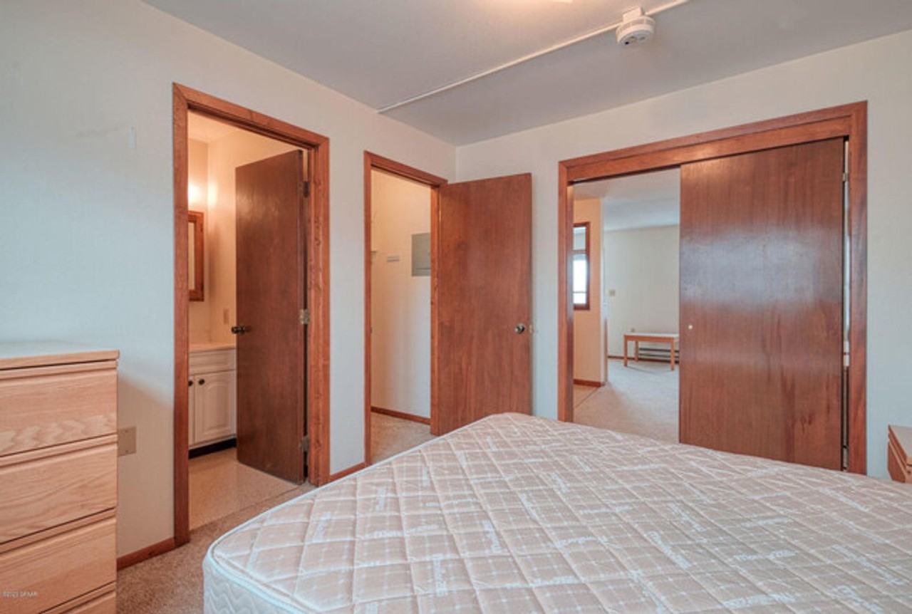 Stanford Ten - Photo 4 of 6