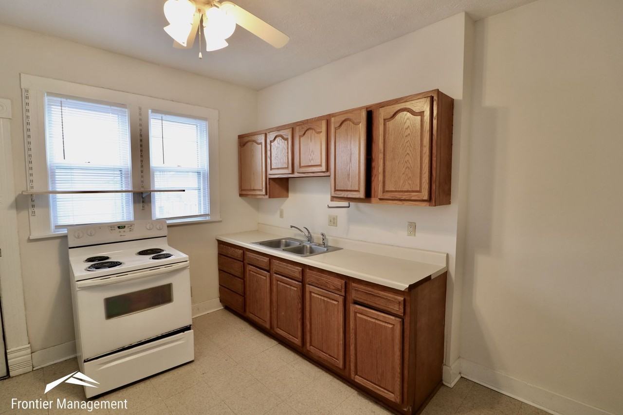 627 Leavenworth St - Photo 4 of 11