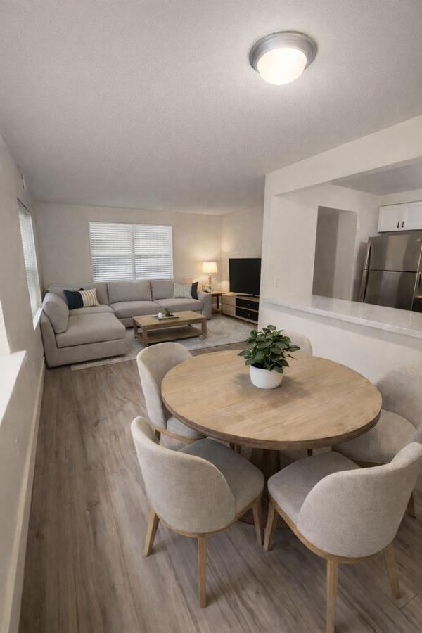 520 S Kelsey St - Photo 7 of 8