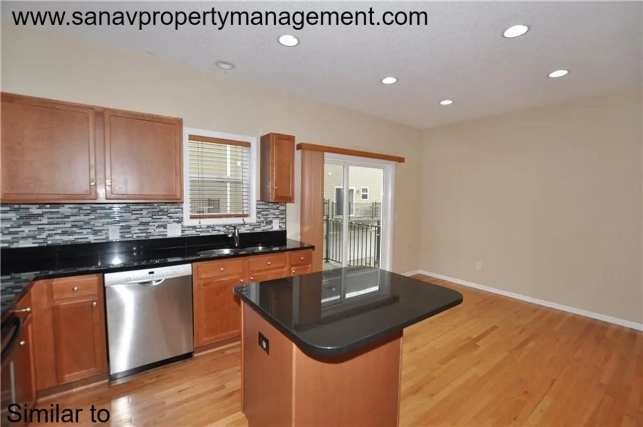 9160 Greenspire Dr #108 - Photo 5 of 10