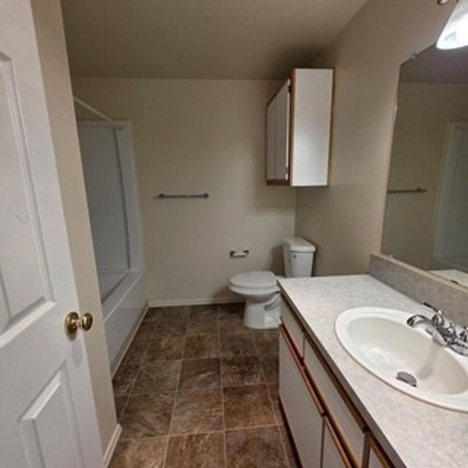 464-Starr Street - Photo 3 of 16